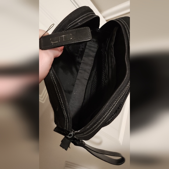 Marie Claire Cosmetic Wristlet Pouch Black 10" X 7. 5" - Picture 10 of 10